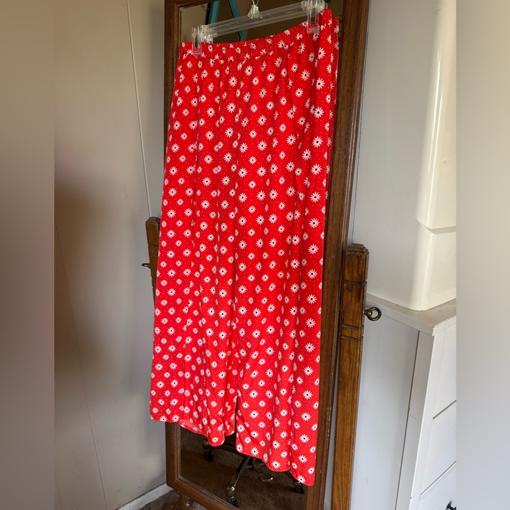 Studio 12 Vibrant Red Floral and polka dot pants, size Large